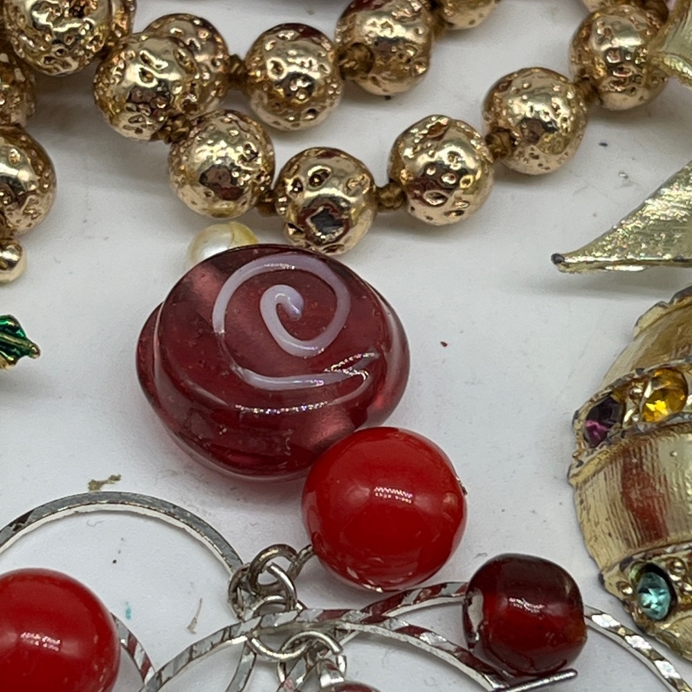 Christmas Crafter Lot of vintage to modern broken, faded missing stones jewelry - Picture 8 of 13